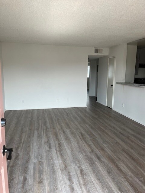 Foto principal - 1131 Wilson E Ave