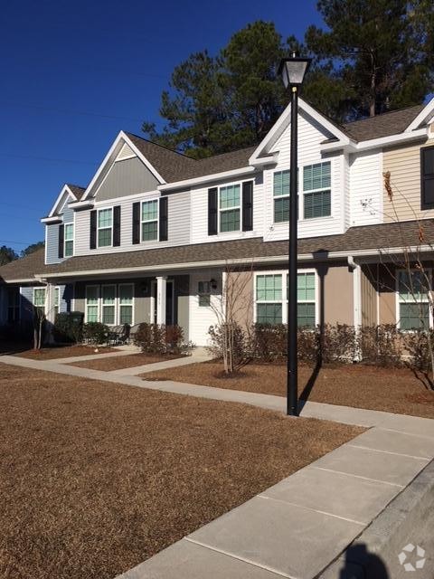 Building Photo - 447 Truman Dr