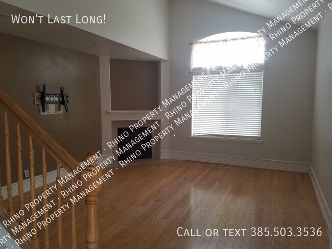 Foto del edificio - 3 Bedroom/2.5 Bathroom Twin Home in West J...