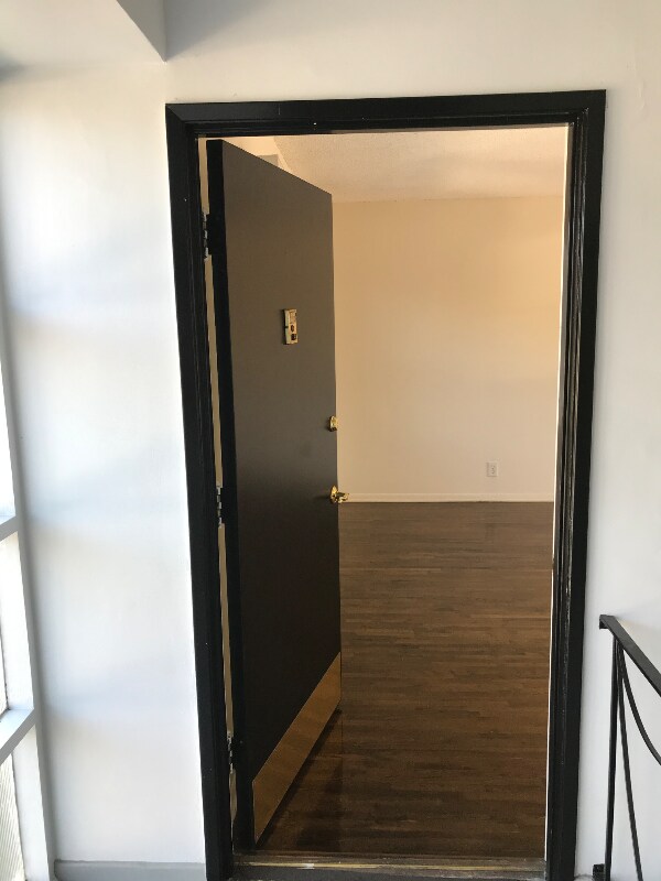 Foto del edificio - 13744 Burbank Blvd