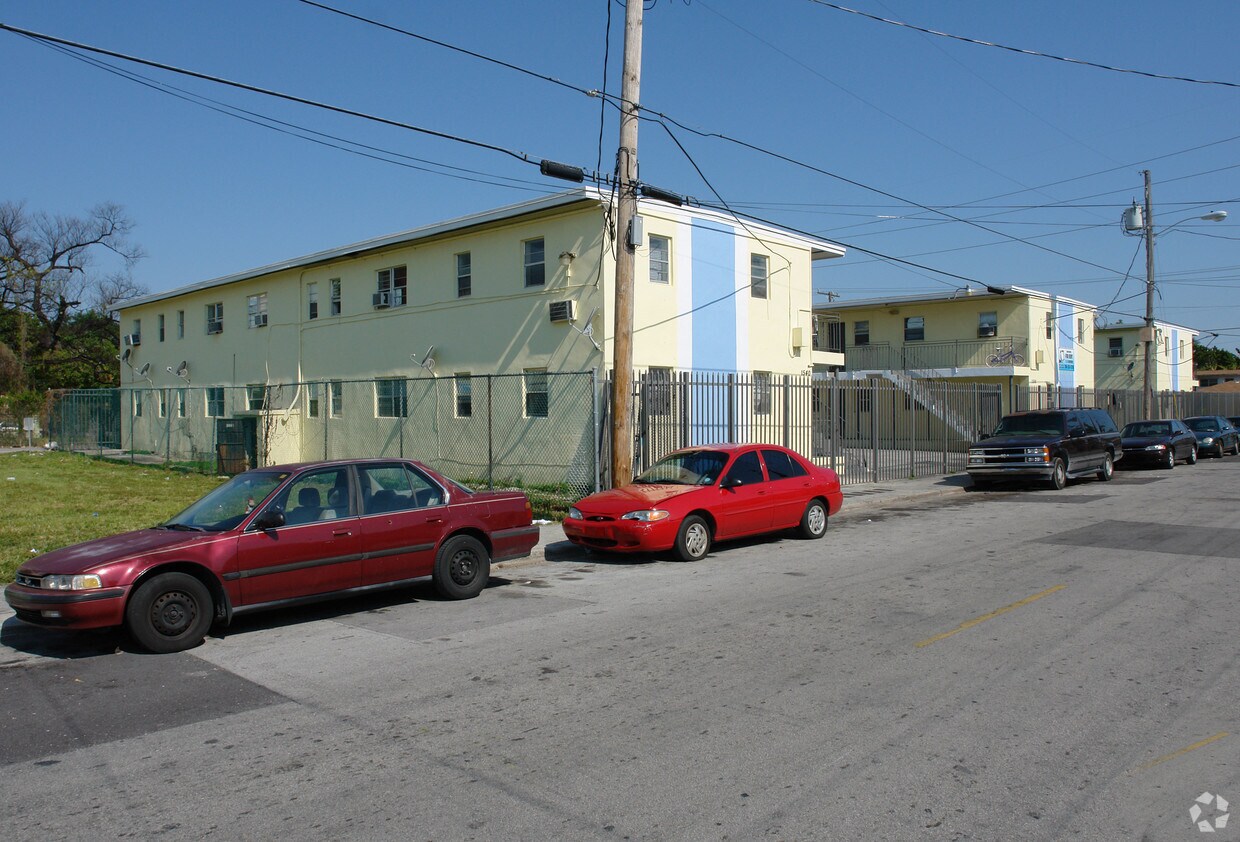 Building Photo - Newly Renovated Community Invigorating Miami's Downtown Urban Core!
