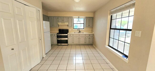 Foto del edificio - 5805 Gale Ct