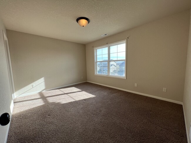 Building Photo - 9565 Red Sunset Ct