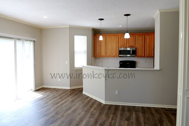 Building Photo - 9219 Boehm Dr