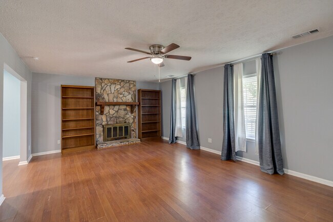 Foto del edificio - 949 Piercefield Dr