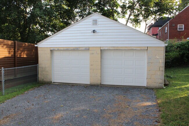 Building Photo - 3343 Middletown Rd