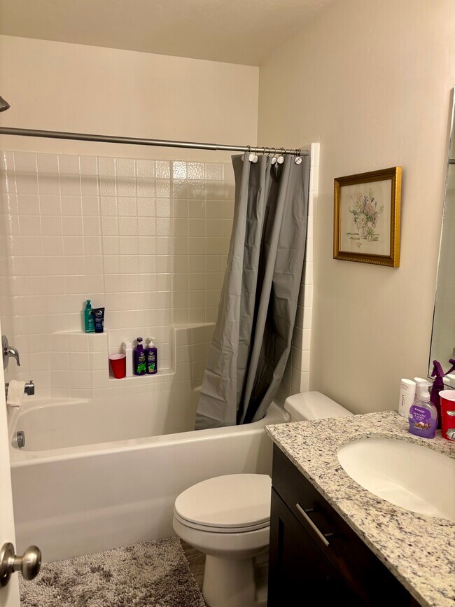 Foto del edificio - 919 Ironwood Dr