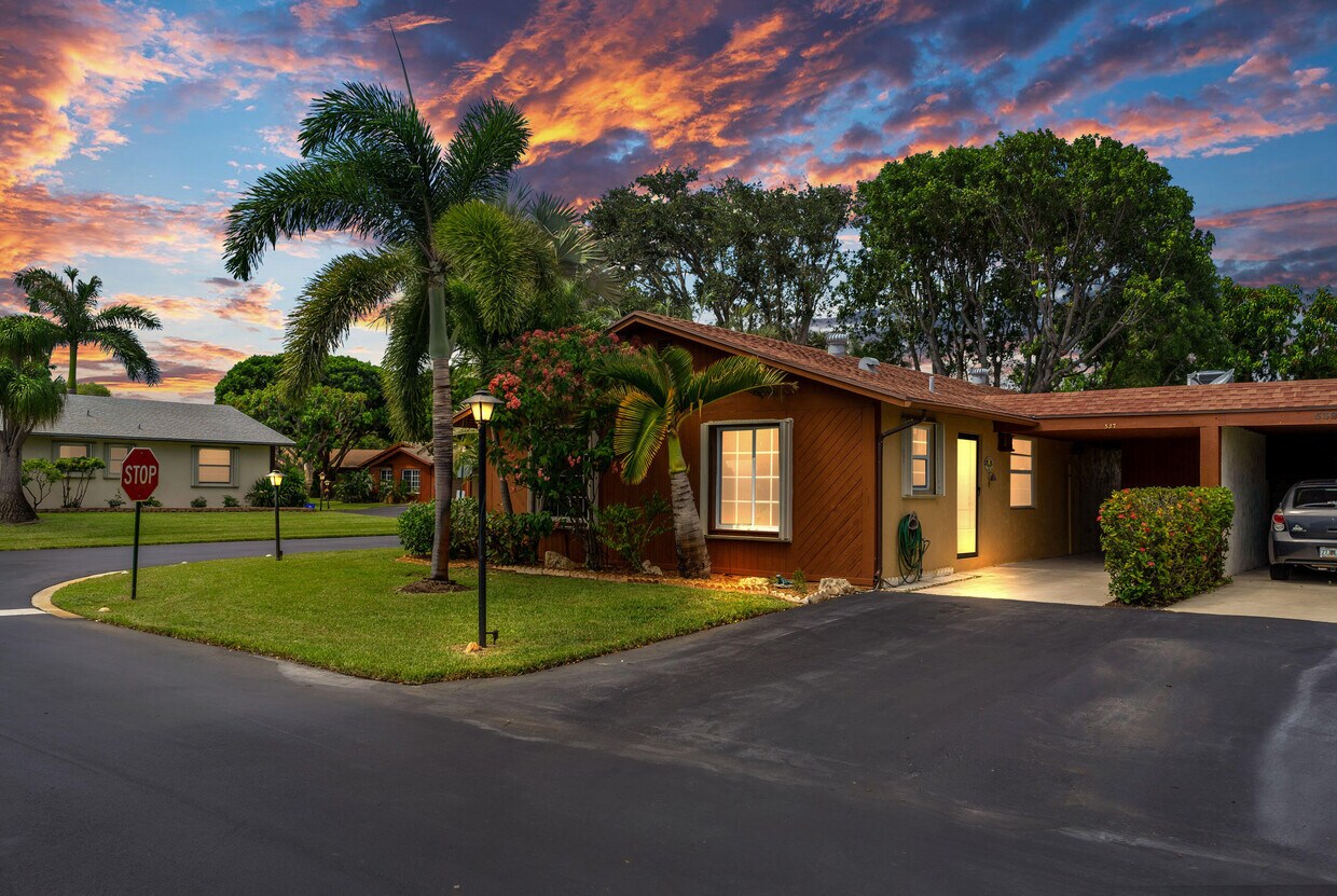 Foto principal - 537 SE 27th Terrace