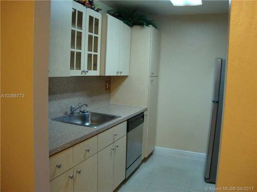 Building Photo - 7221 Miami Lakes Dr