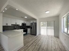 Building Photo - 46 NW 44th St