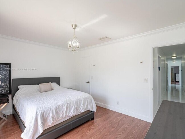 Foto del edificio - 4 bedroom in Hollywood FL 33021