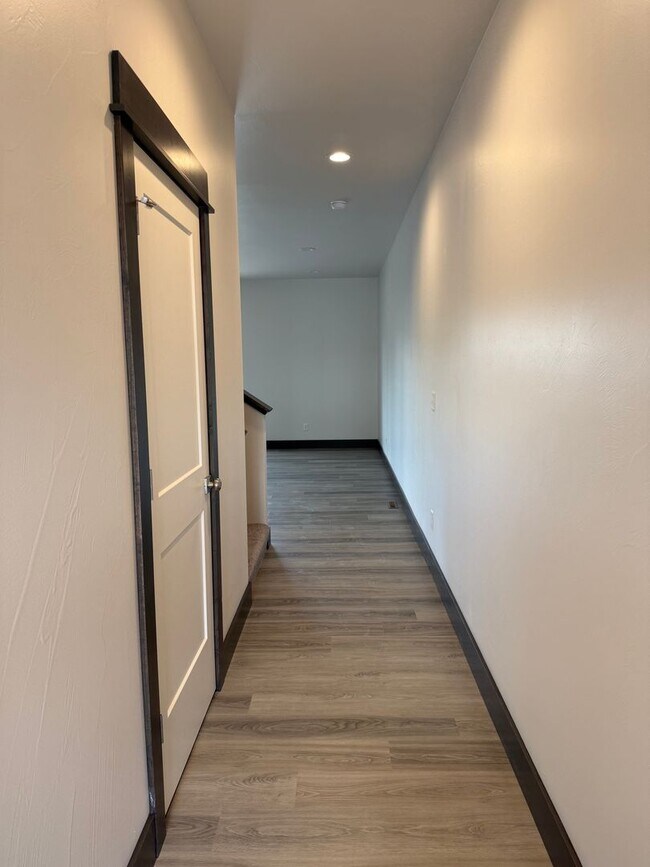 Building Photo - Brand New 3 Bed 2.5 Bath with double attac...