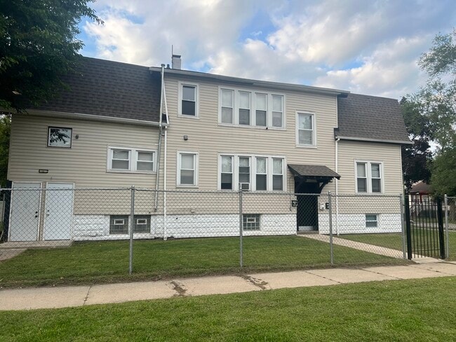 Building Photo - 11530 S Wallace St