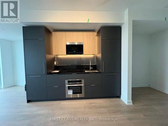 Photo du bâtiment - 1 Fairview Rd E