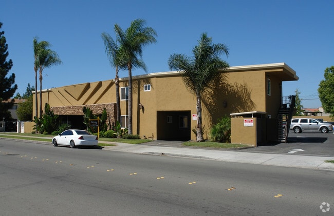 Building Photo - Lexington Pines Apartments