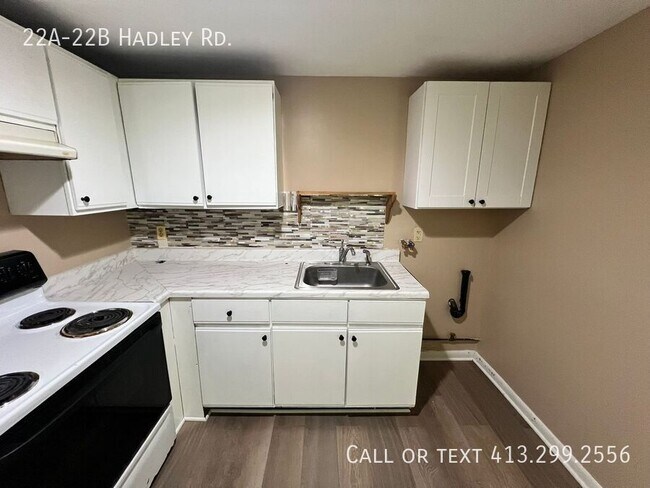Foto del edificio - 22A-22B Hadley Rd.-