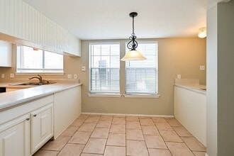 Building Photo - 1219 Briarmead Dr