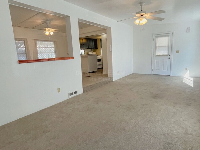 Building Photo - 5709 W Rocking Cir St