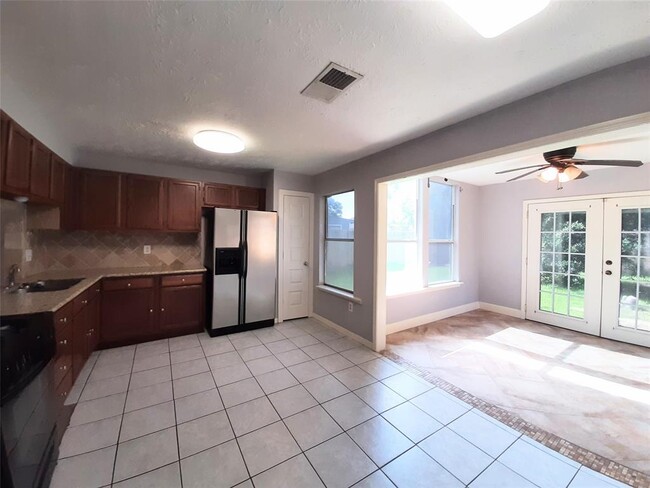Building Photo - 16807 Rockstone