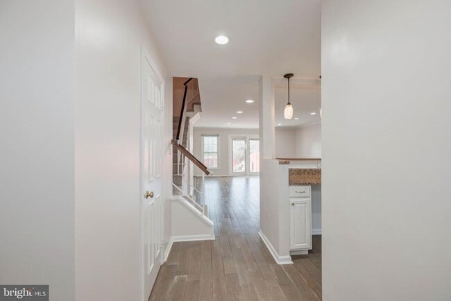 Building Photo - 7566 Blanford Ct