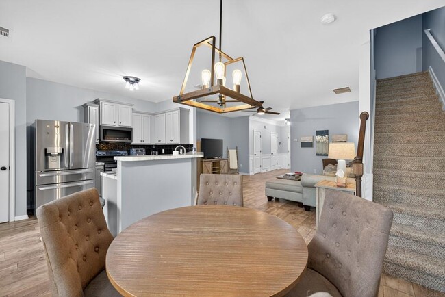 Building Photo - 256 Valley Xing