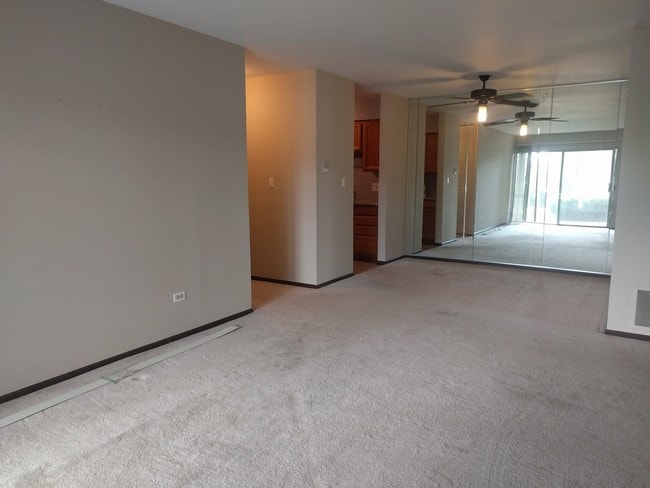 Building Photo - 6160 Knoll Wood Rd