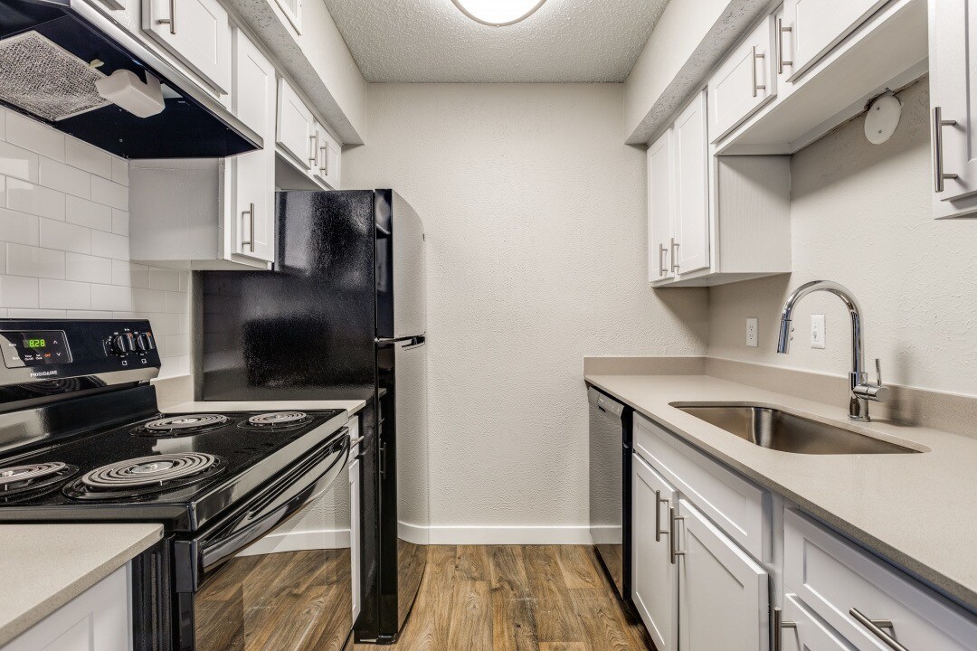 The Ridge on Spring Valley Apartments in Dallas, TX