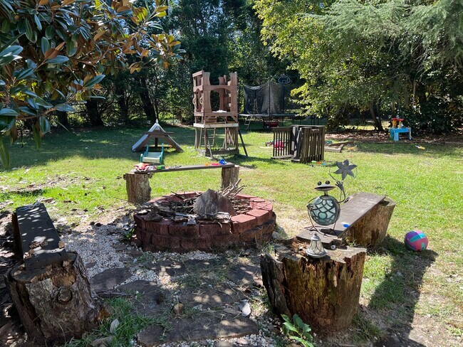 Foto del edificio - 1117 Cotten Farm Dr