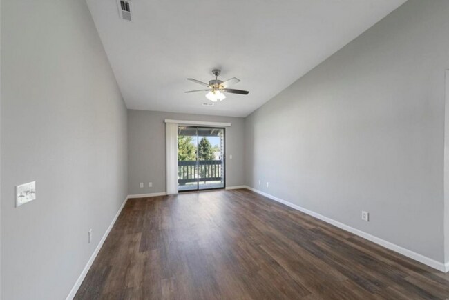 Foto del edificio - 1630 Summergate Pkwy