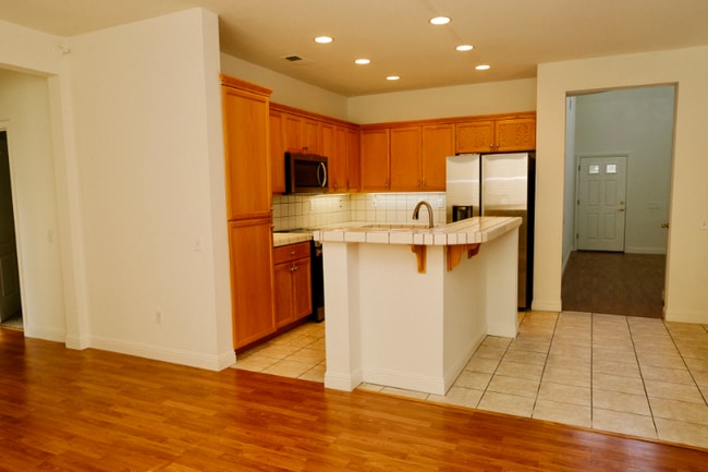 Building Photo - 4096 Laurel Walk Ln