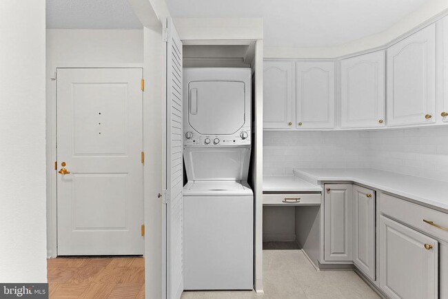 Building Photo - 4601 N Park Ave