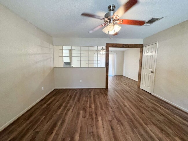 Foto del edificio - 3 Bedroom, 2 Bathroom Home in Kennedale