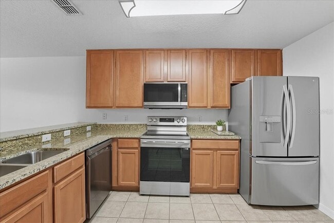 Foto del edificio - 221 Sterling Springs Ln