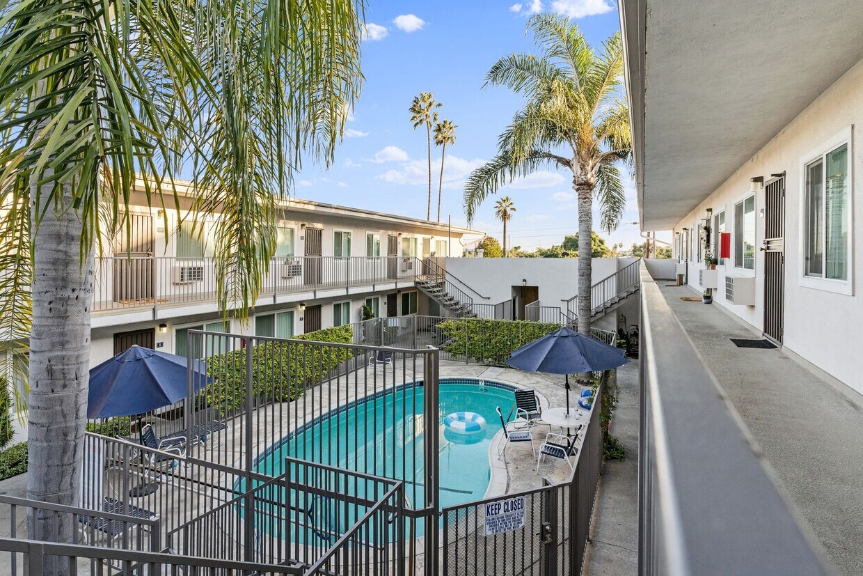 Building Photo - The Pines