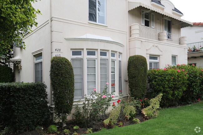 Building Photo - 428 S Palm Dr