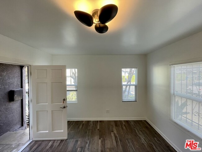 Building Photo - 2672 Cimarron St