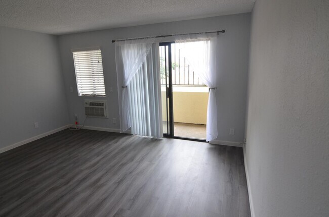 Foto del edificio - 966 S Hoover St