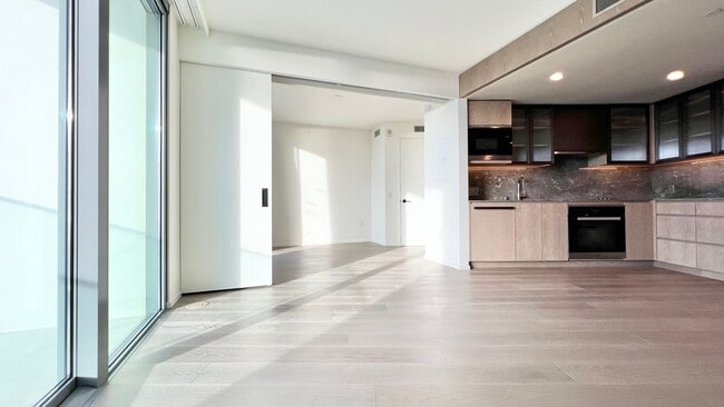 Building Photo - HIGH FLOOR 1BD UNIT AT THE LUXURIOUS KOULA...