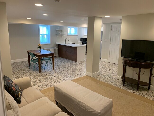 Foto del edificio - 1343 Somerset Pl NW