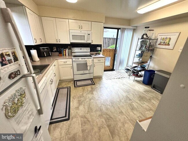 Foto del edificio - 6363 11th Rd N