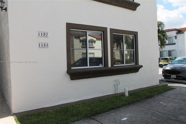 Foto del edificio - 1153 NW 125th Pl