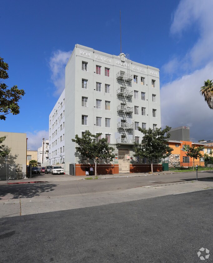 Primary Photo - 757 S Berendo St