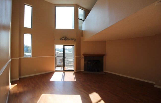 Building Photo - 1842 N Alvarado St