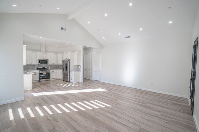 Foto del edificio - Brand New Construction 3-Bedroom Home for Rent in Canyon Country