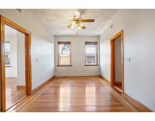 Foto del edificio - 391-395 Hanover St