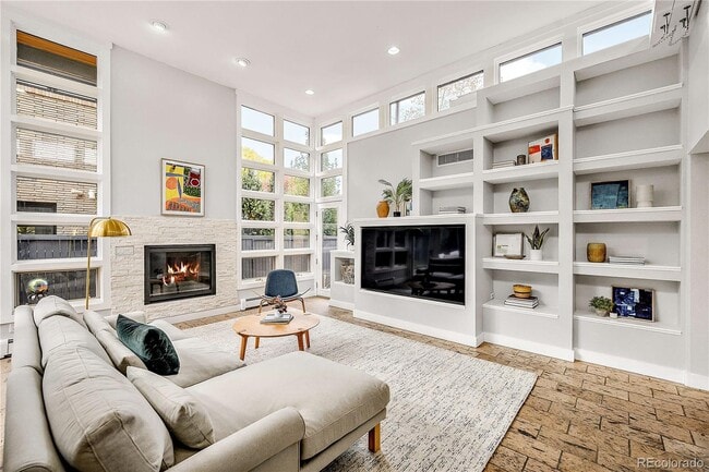 Foto del edificio - 4815 E 6th Ave Pkwy