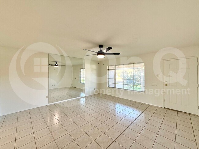 Foto del edificio - 8125 E Amelia Ave