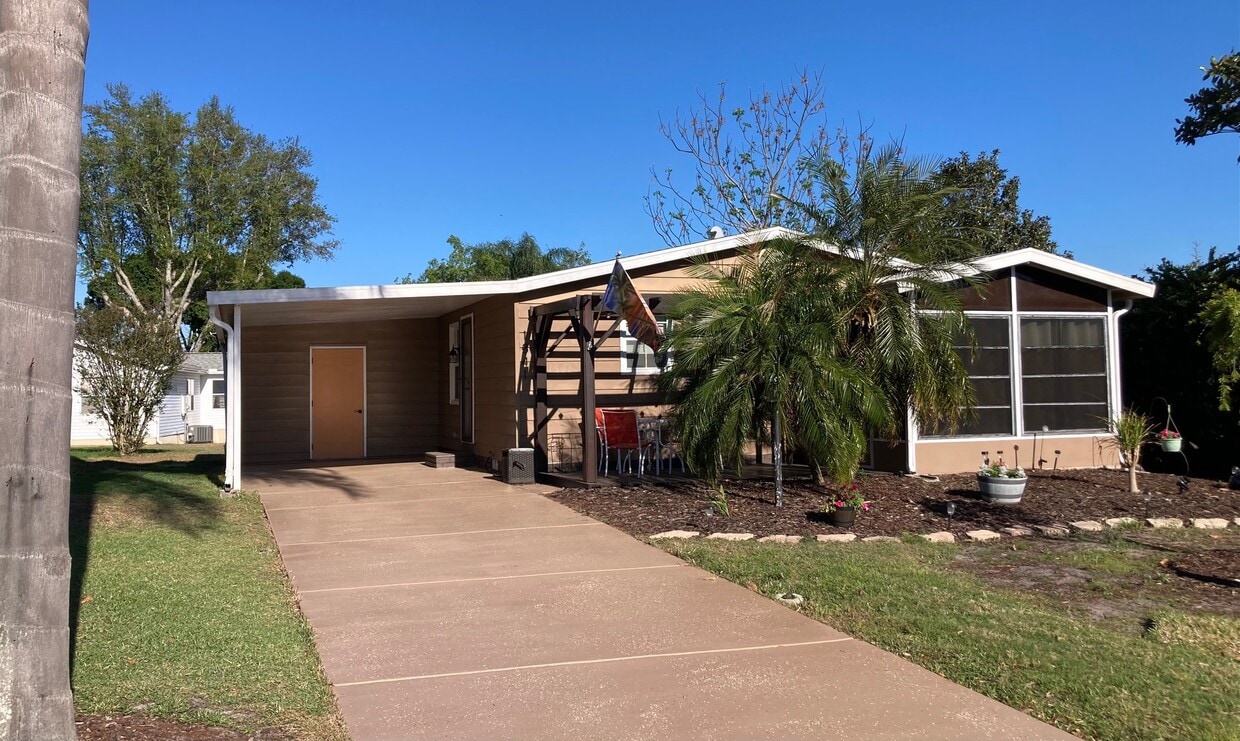 1541 Doral Cir, Lady Lake, FL 32159 House Rental in Lady Lake, FL