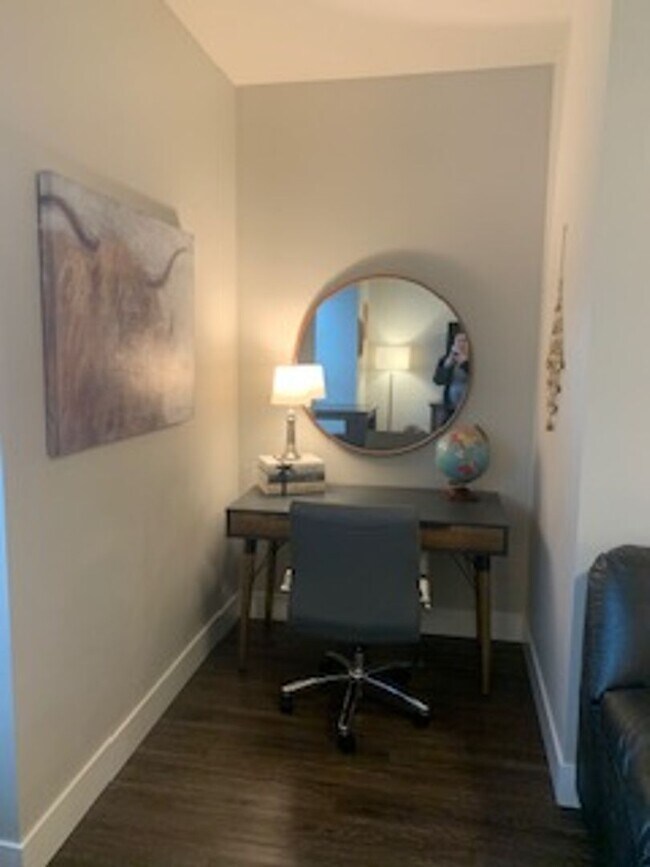 Foto del edificio - NEW FURNISHED ONE BED IN ANNAFELD