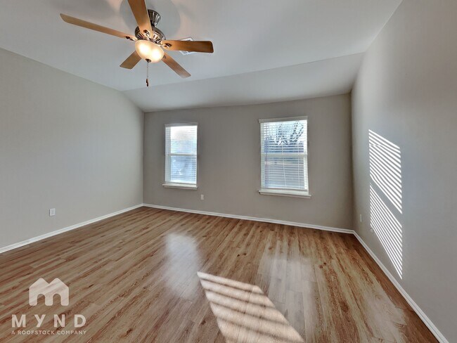 Foto del edificio - 10317 Hidden Village Dr